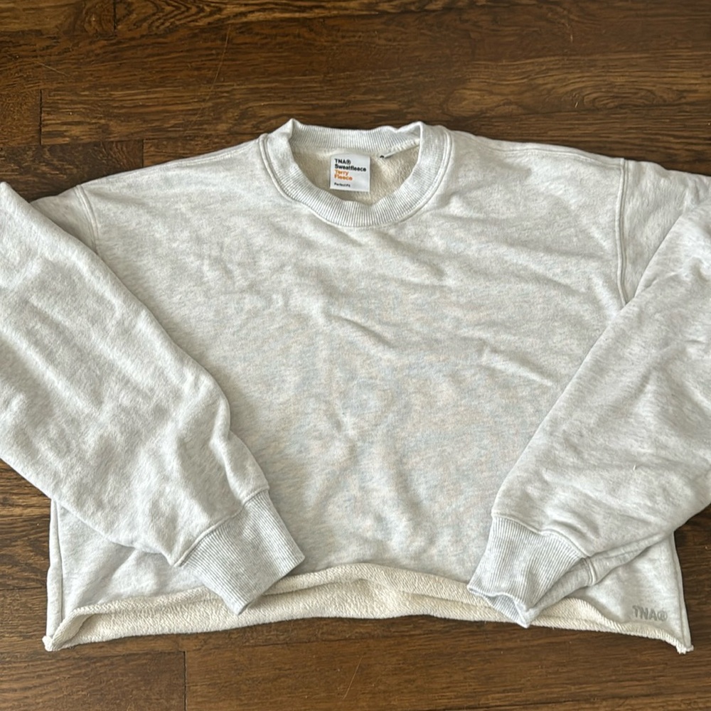 Aritzia TNA cropped sweatshirt